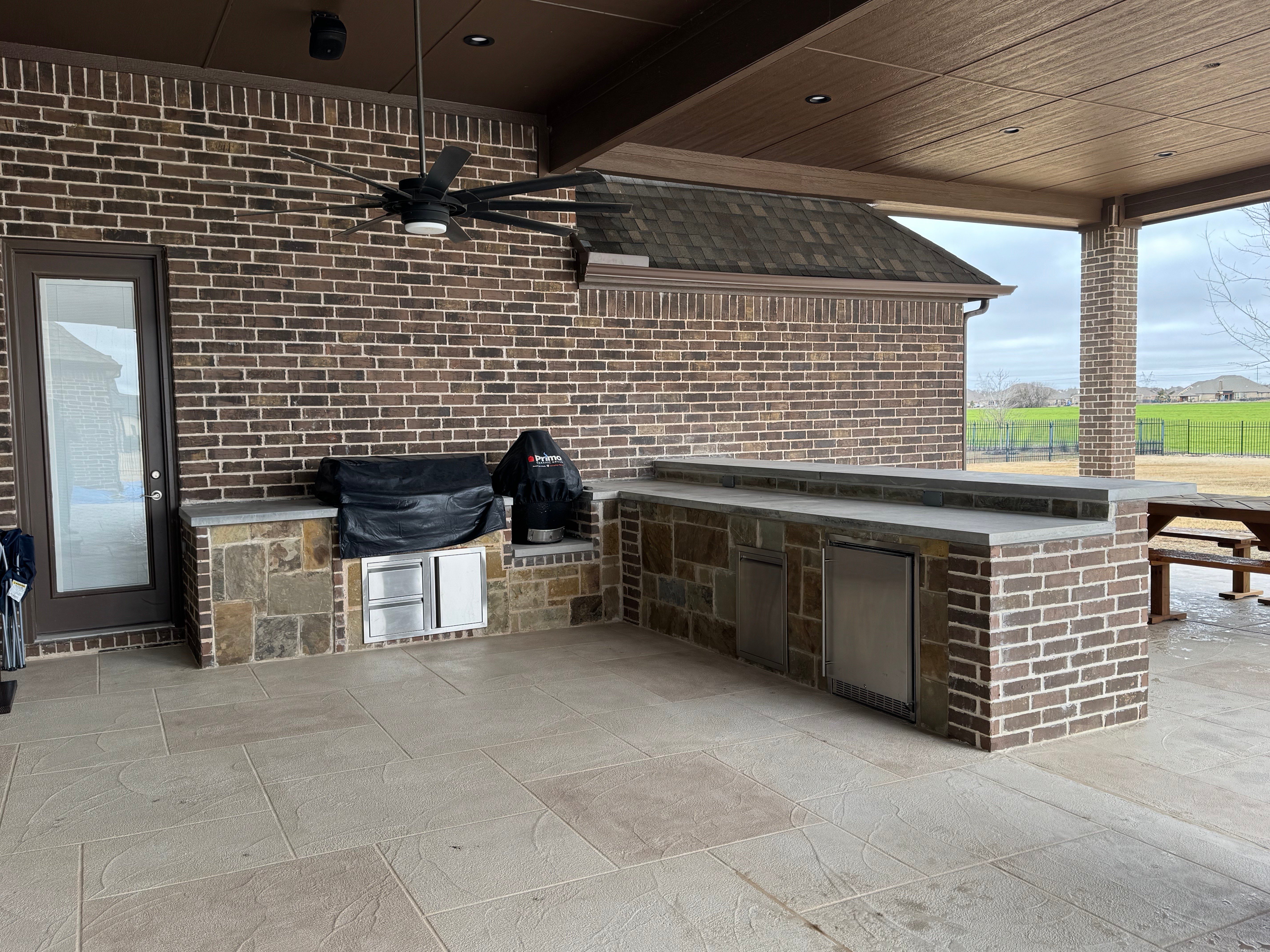 Outdoor Kitchen